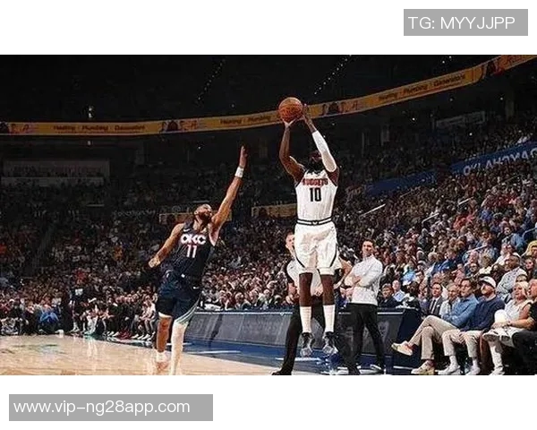 小哈达威下半场发力拿下15分全场贡献17分4篮板2助攻表现亮眼 小哈达威下半场发力拿下15分全场贡献17分4篮板2助攻表现亮眼